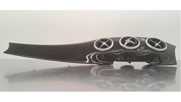 Grille aération tableau de bord Mercedes CLA