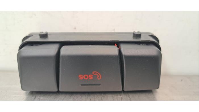 Bouton SOS Mercedes CLA