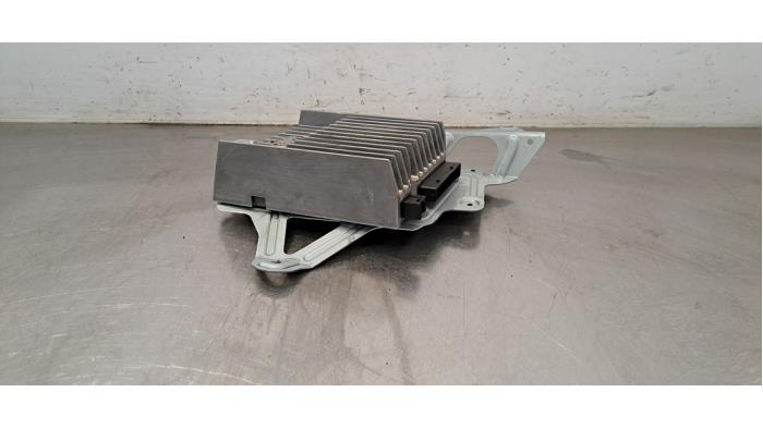 Amplificateur radio Mercedes CLA