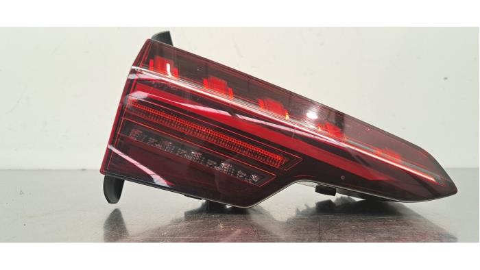 Feu arrière gauche Audi A4
