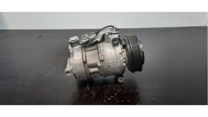 Pompe clim Mercedes CLA