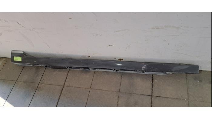 Marche-pied (list de couverture) droite Volkswagen Passat