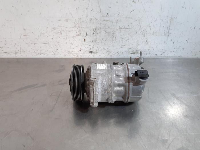 Pompe clim Peugeot 308
