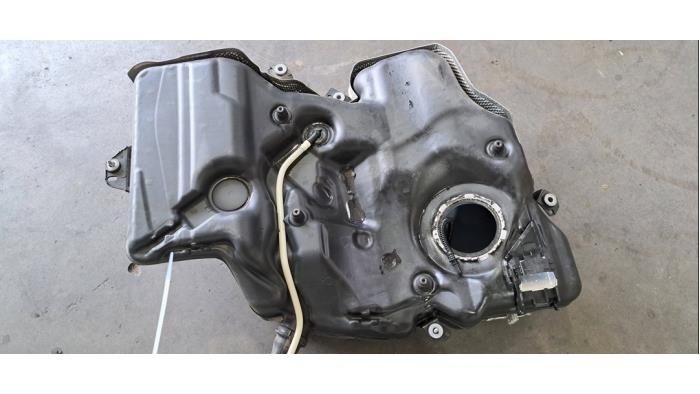 Réservoir de carburant Volkswagen Passat