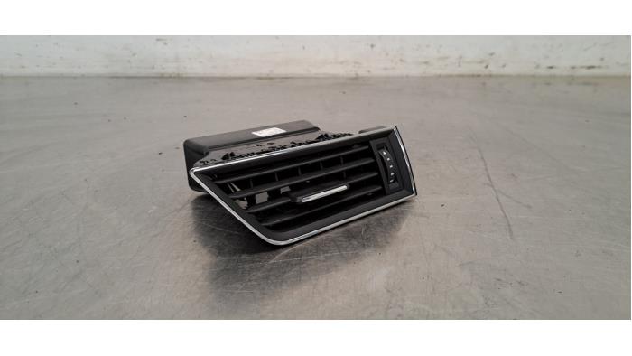 Grille aération tableau de bord Skoda Superb