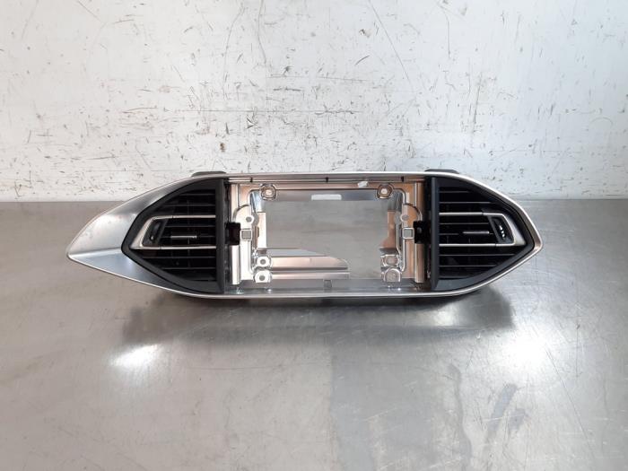 Elément tableau de bord Peugeot 308