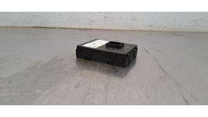 Gebruikte Module keyless vehicle Skoda Superb Combi (3V5) 1.4 TSI iV 16V Prijs € 90,75 Inclusief btw aangeboden door Autohandel Didier