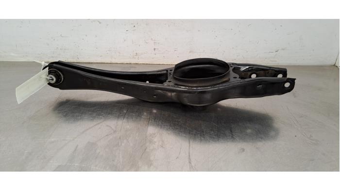 Bras de suspension arrière droit Skoda Superb