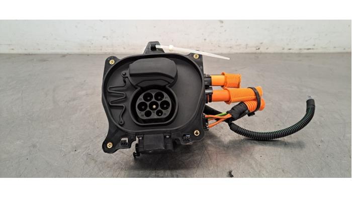 Port de chargement voiture électrique Peugeot 5008