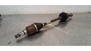 Gebruikte Aandrijfas links-voor Ford Fiesta 7 1.5 TDCi 85 Prijs € 133,10 Inclusief btw aangeboden door Autohandel Didier