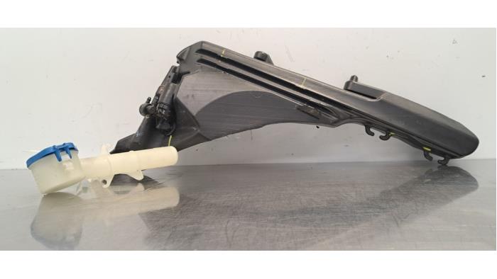 Réservoir lave-glace avant Opel Astra