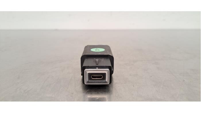 Prise USB Opel Astra