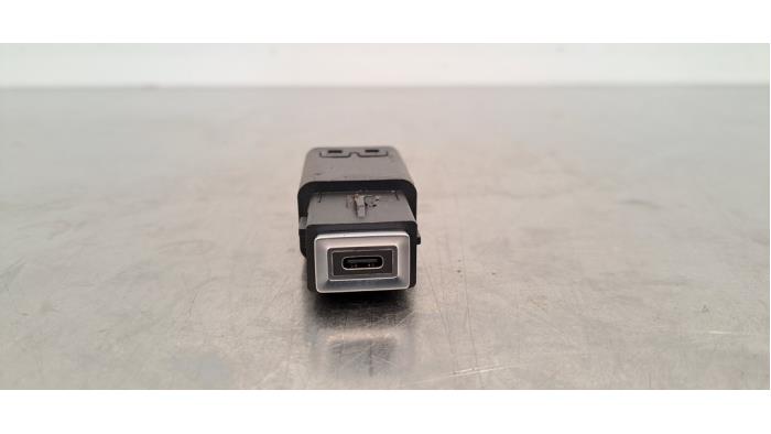 Prise USB Opel Astra