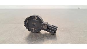 Gebruikte Sensor regen Opel Astra L (F3/FB/FM/FP) 1.2 Turbo 100 12V Prijs € 30,25 Inclusief btw aangeboden door Autohandel Didier