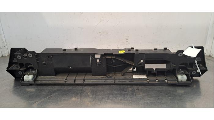 Barre radiateur Peugeot 3008