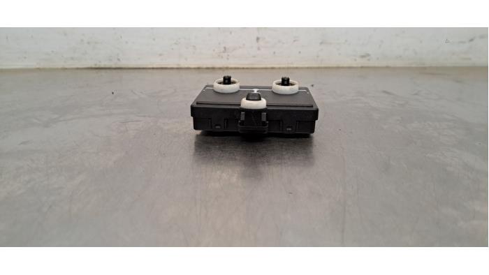 Module verrouillage central des portes Peugeot 3008
