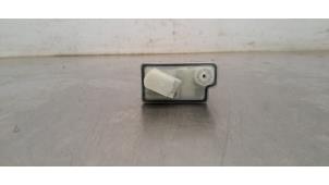 Gebruikte Tankklep Vergrendelingsmotor Peugeot 3008 III 1.2 12V Hybrid 136 Prijs € 18,15 Inclusief btw aangeboden door Autohandel Didier