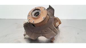 Gebruikte Fusee links-voor Citroen Jumper (U9) 2.2 Blue HDi 140 Prijs € 72,60 Inclusief btw aangeboden door Autohandel Didier