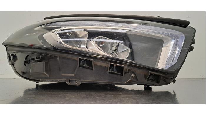 Phare droit Mercedes CLA