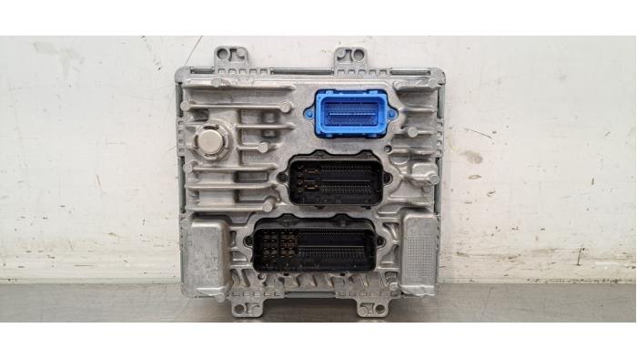 Ordinateur gestion moteur Opel Insignia