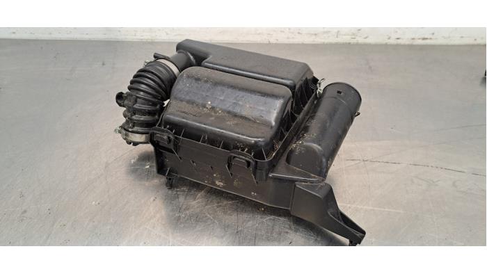 Boîtier filtre à air Suzuki Swift