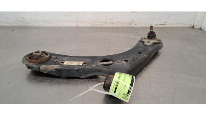 Bras de suspension avant gauche Kia Cee&#039;D