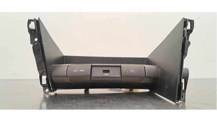 Connexion USB Kia Cee&#039;D