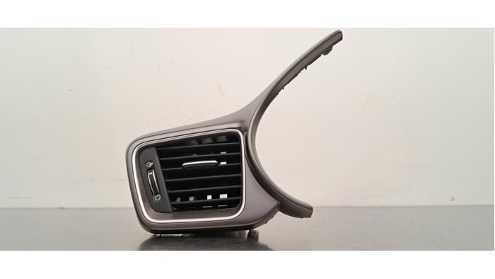 Grille aération tableau de bord Kia Cee&#039;D