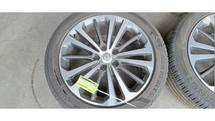 Kit jantes + pneumatiques Opel Insignia