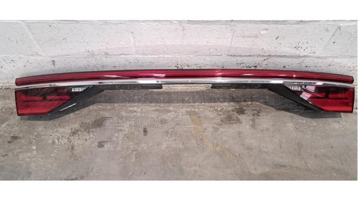 Barre feux arrière gauche + droite Audi A8