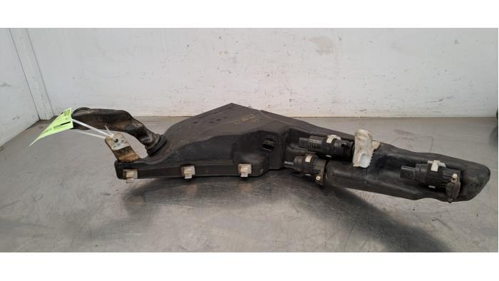 Réservoir lave-glace avant Audi A8