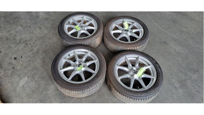Kit jantes + pneumatiques Mazda MX-5