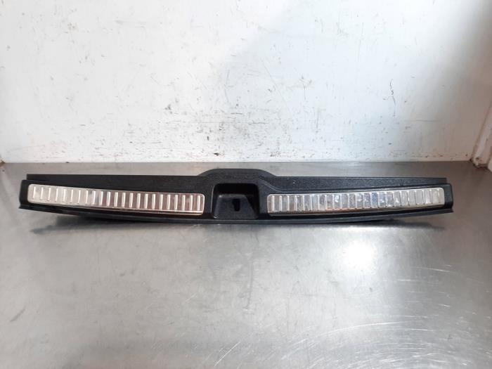 Couverture capteur serrure arrière Mercedes GLC-Klasse