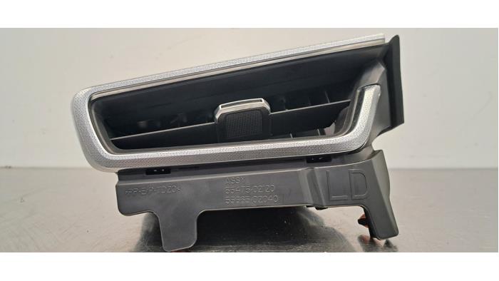 Grille d&#039;aération latérale Toyota Corolla
