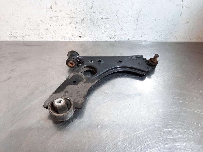 Bras de suspension avant droit Fiat Doblo