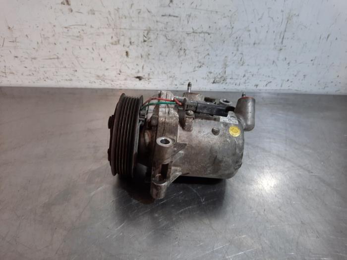Pompe clim Citroen Jumpy