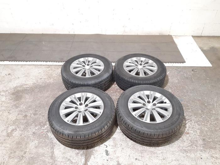 Kit jantes + pneumatiques Peugeot Expert