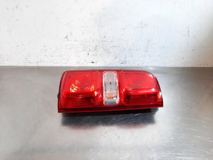 Feu arrière droit Peugeot Expert