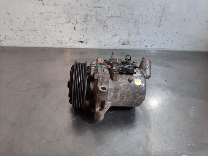 Pompe clim Peugeot Expert