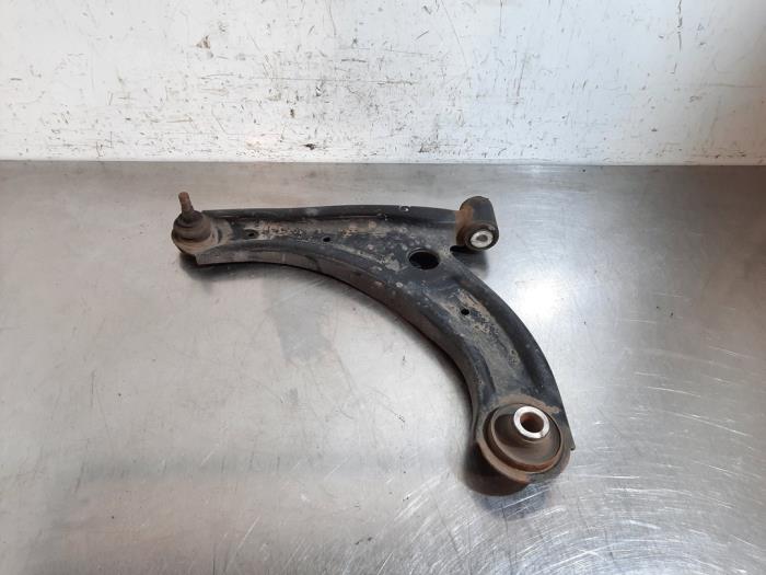 Bras de suspension avant gauche Suzuki Swift