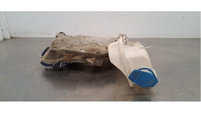 Réservoir lave-glace avant Audi S3