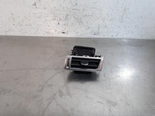 Gebruikte Luchtrooster Dashboard Landrover Discovery Sport (LC) 2.0 eD4 150 16V Prijs € 36,30 Inclusief btw aangeboden door Autohandel Didier