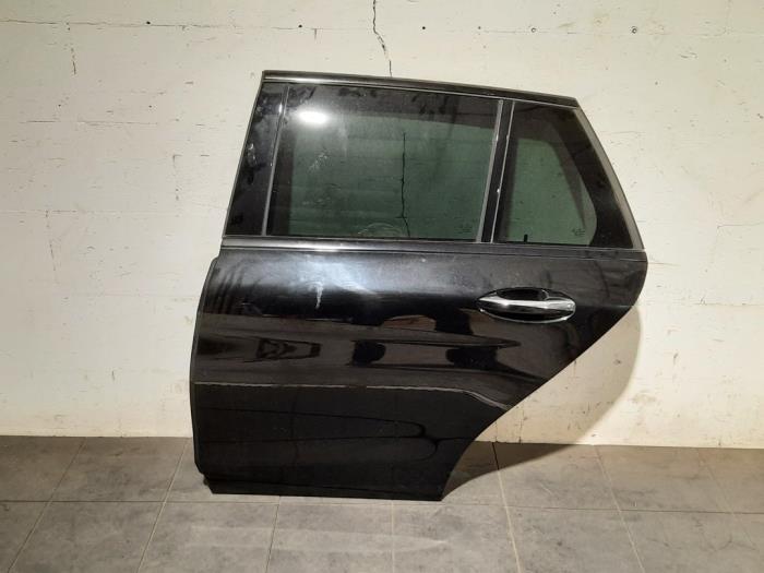 Puerta de 4 puertas izquierda detrás Mercedes C-Klasse