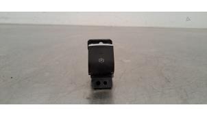 Gebruikte Schakelaar handrem Alfa Romeo Giulia Prijs € 30,25 Inclusief btw aangeboden door Autohandel Didier