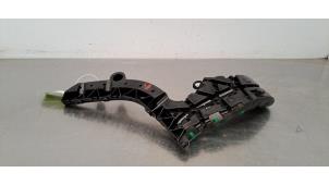 Gebruikte Bumpersteun links-achter Volvo V60 II (ZW) 2.0 D3 16V AWD Prijs € 36,30 Inclusief btw aangeboden door Autohandel Didier