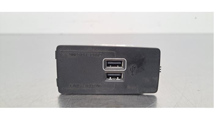 Connexion USB Volvo V60