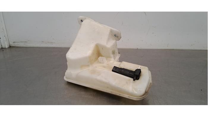 Réservoir lave-glace avant Audi A3