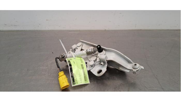 Charnière capot Audi A3