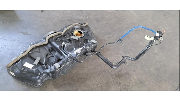 Réservoir de carburant Mercedes S-Klasse
