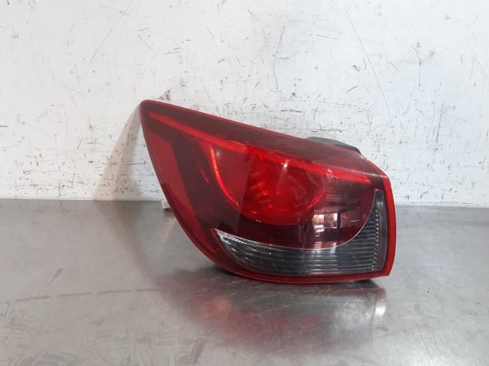 Feu arrière gauche Mazda 2.